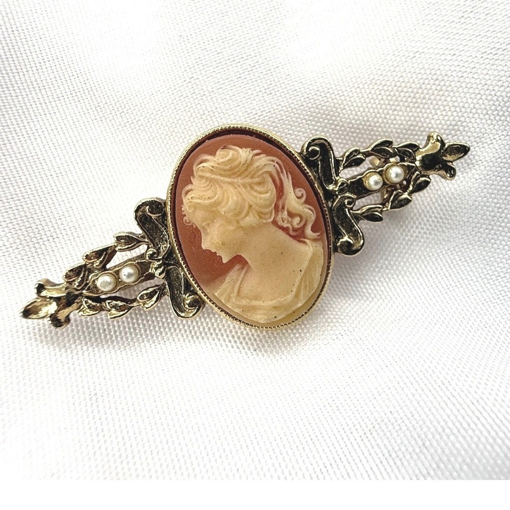 Vintage Gold Tone Filigree Cameo Brooch Faux Pearl Accent Peach Cream Portrait